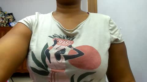 Camila online show from October 2, 2025, 3:35 am