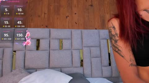 camilaa_smith_ online show from April 1, 2026, 6:49 pm