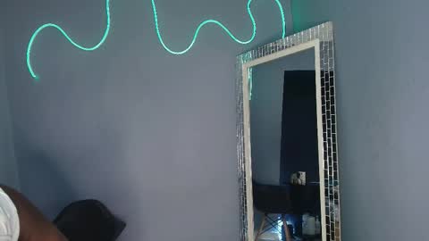 Snapshot of camilaasaenz_ chatting on October 6, 2025, 8:06 pm C A M I L A online show from October 6, 2025, 8:06 pm