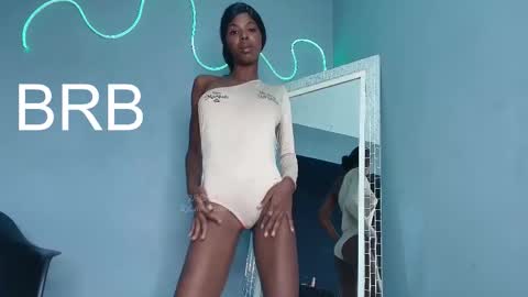 Snapshot of camilaasaenz_ chatting on October 29, 2025, 11:56 am C A M I L A online show from October 29, 2025, 11:56 am