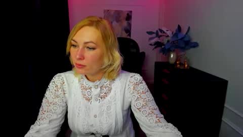 camilafatem online show from September 8, 2025, 7:35 pm