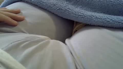 Snapshot of camilaperes69 chatting on April 16, 2026, 5:25 pm flash 50 tokens BIG CLIT tits pussy. masturbation big clit 150 tokens fingers inside pussy 1000 tk pump big clit 300 tk online show from April 16, 2026, 5:25 pm