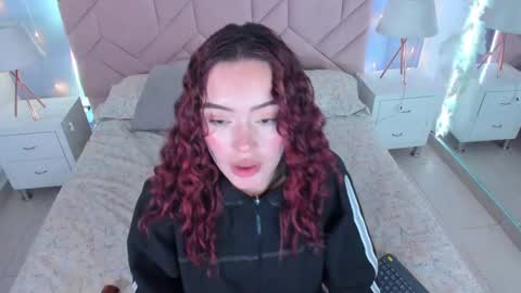 Camila  online show from December 31, 2024, 3:20 pm