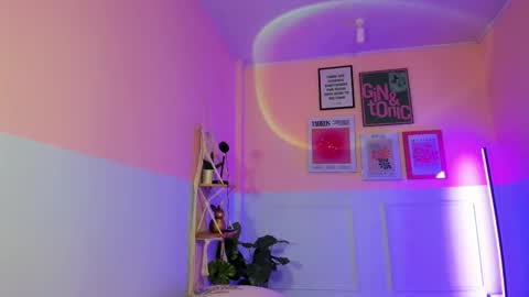 Camila  online show from October 1, 2025, 11:38 am