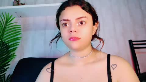 Snapshot of camilarose_oli chatting on January 13, 2025, 2:28 am camilarose_oli online show from January 13, 2025, 2:28 am