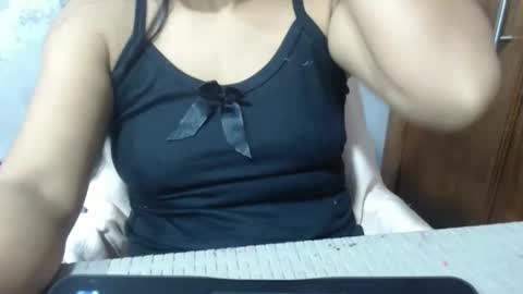 Snapshot of camilasex468 chatting on October 25, 2025, 2:24 pm camilasex468 online show from October 25, 2025, 2:24 pm