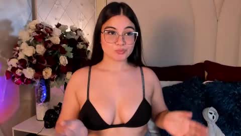 Camila online show from October 15, 2025, 11:05 pm