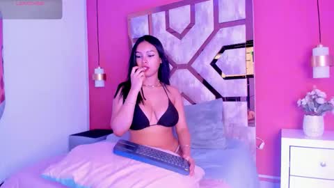 camilaspencer__ online show from September 17, 2025, 11:45 am