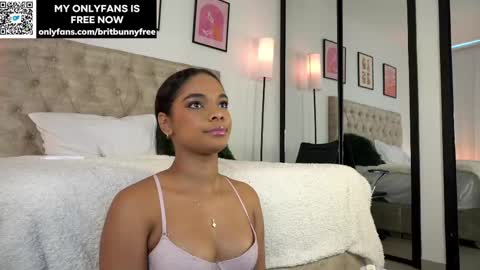 Snapshot of camilitasu chatting on February 16, 2025, 9:27 pm Brit online show from February 16, 2025, 9:27 pm