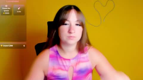 Snapshot of camilla_body chatting on August 4, 2026, 5:32 am Camilla online show from August 4, 2026, 5:32 am