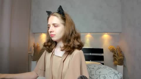 Camilla online show from September 14, 2025, 12:10 am