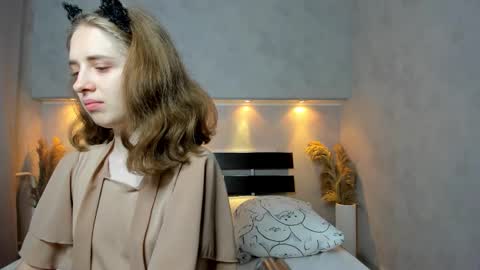 Camilla online show from September 21, 2025, 12:12 am