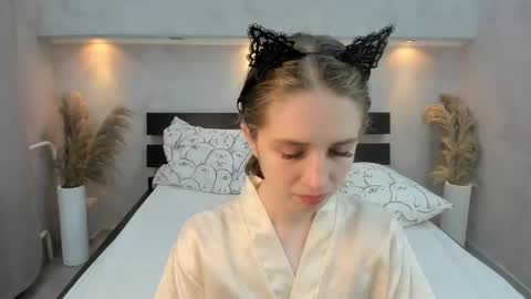 Camilla online show from October 20, 2025, 1:06 am