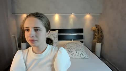 Camilla online show from October 27, 2025, 1:20 am