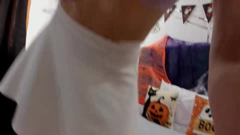 camilla_miller01 online show from October 22, 2025, 6:51 pm