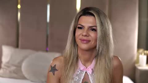 Camy online show from November 25, 2025, 9:15 pm