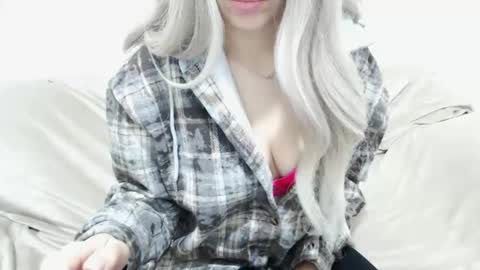 CamilleBunny online show from December 15, 2025, 4:28 am