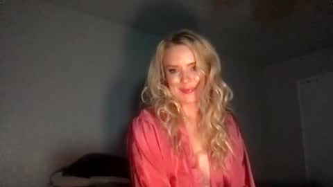 camilleclairexo online show from April 13, 2026, 7:36 am