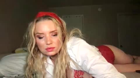 camilleclairexo online show from April 25, 2026, 5:21 am