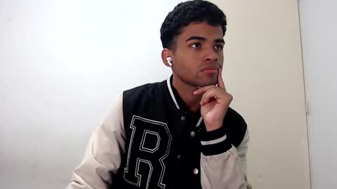 camillo_beischel_ online show from January 12, 2026, 6:35 pm