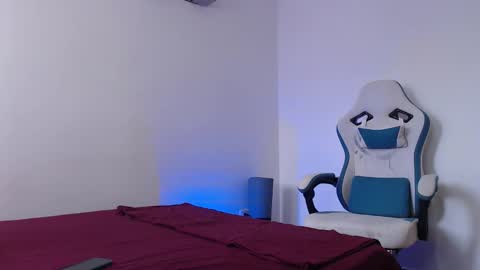 camilo_contre21 online show from March 16, 2026, 7:07 pm