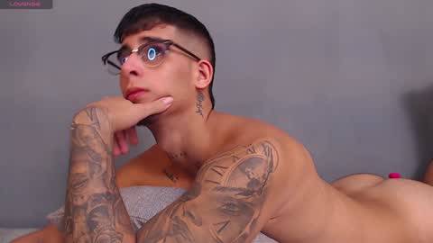   INDEPENDENT MODEL online show from December 1, 2024, 7:58 pm