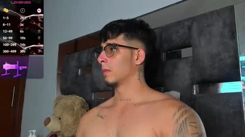   INDEPENDENT MODEL online show from September 15, 2025, 4:23 am