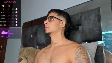 Snapshot of camilo_ospina_ chatting on November 9, 2025, 5:28 am INDEPENDENT MODEL online show from November 9, 2025, 5:28 am