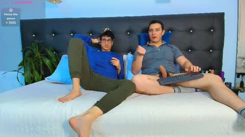 Snapshot of camilo_stark chatting on March 3, 2025, 8:32 pm Camilo online show from March 3, 2025, 8:32 pm