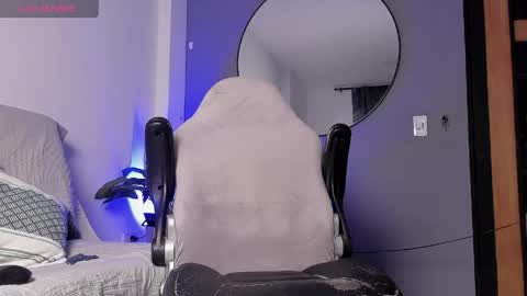 Snapshot of camilohotxx__ chatting on April 23, 2026, 11:07 pm Camilo online show from April 23, 2026, 11:07 pm