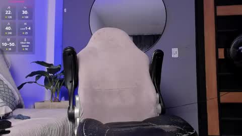 Snapshot of camilohotxx__ chatting on May 21, 2026, 11:23 pm Camilo online show from May 21, 2026, 11:23 pm