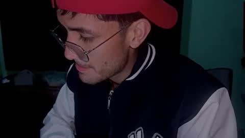 camisitas737 online show from March 31, 2026, 7:53 am