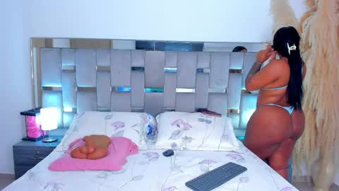 Snapshot of cammiila chatting on April 28, 2026, 9:53 pm Camila online show from April 28, 2026, 9:53 pm
