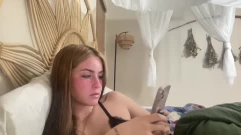 Snapshot of camncaroline chatting on September 20, 2025, 3:40 am camncaroline online show from September 20, 2025, 3:40 am