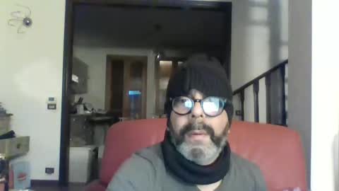Snapshot of camomilla72 chatting on February 21, 2025, 3:32 pm Cristian online show from February 21, 2025, 3:32 pm
