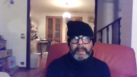 Snapshot of camomilla72 chatting on February 25, 2025, 2:44 pm Cristian online show from February 25, 2025, 2:44 pm