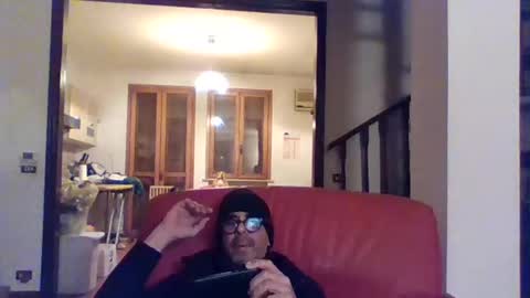 Snapshot of camomilla72 chatting on March 10, 2025, 12:40 am Cristian online show from March 10, 2025, 12:40 am