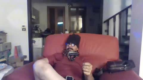 Snapshot of camomilla72 chatting on September 20, 2025, 9:10 am Cristian online show from September 20, 2025, 9:10 am