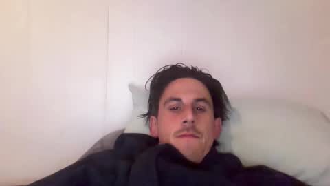 Snapshot of canadianboy204 chatting on April 8, 2026, 2:33 am canadianboy204 online show from April 8, 2026, 2:33 am