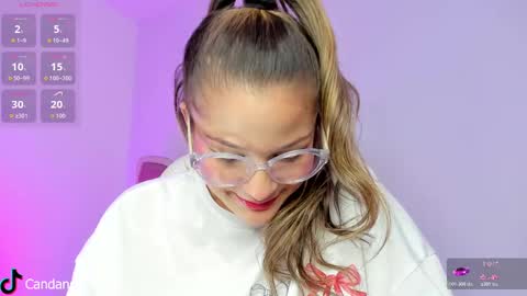 Candase online show from November 19, 2025, 11:16 pm