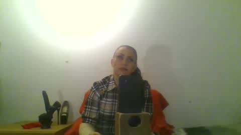 Snapshot of candela_brown chatting on January 4, 2025, 12:38 pm candela online show from January 4, 2025, 12:38 pm