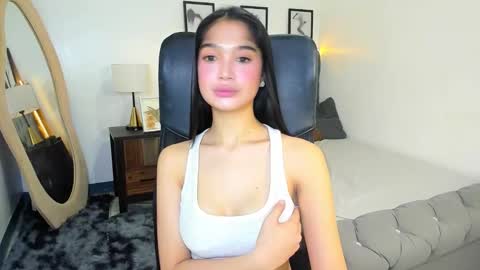 Snapshot of candiceferragamo chatting on October 21, 2025, 2:18 pm candiceferragamo online show from October 21, 2025, 2:18 pm