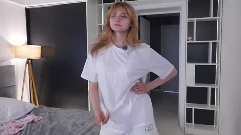 Snapshot of candicemedine chatting on May 19, 2026, 1:56 am candicemedine online show from May 19, 2026, 1:56 am