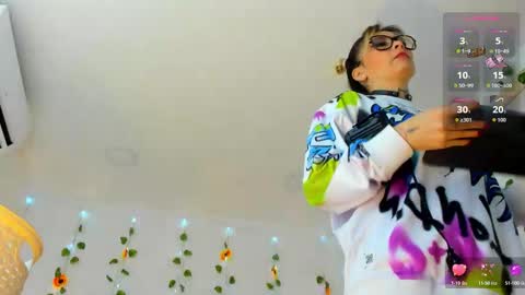 Candie  online show from September 10, 2025, 11:21 am