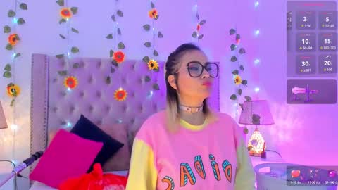 Candie  online show from October 7, 2025, 11:29 am