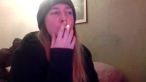 Candi online show from November 26, 2025, 7:59 pm