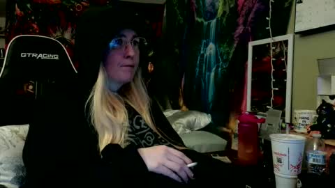 Candi online show from June 10, 2026, 1:21 pm