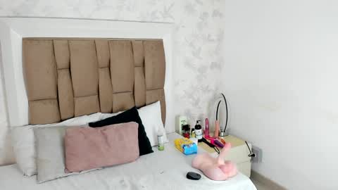 Candy online show from January 15, 2025, 10:35 pm