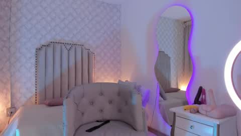 Candy online show from September 13, 2025, 8:03 am