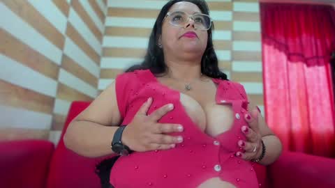 Snapshot of candy_browm1 chatting on December 11, 2024, 3:47 pm Candy Brown online show from December 11, 2024, 3:47 pm